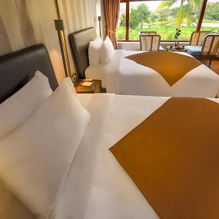 The Blossom Hoi An Ocean Front Hotel & Spa Екстериор снимка