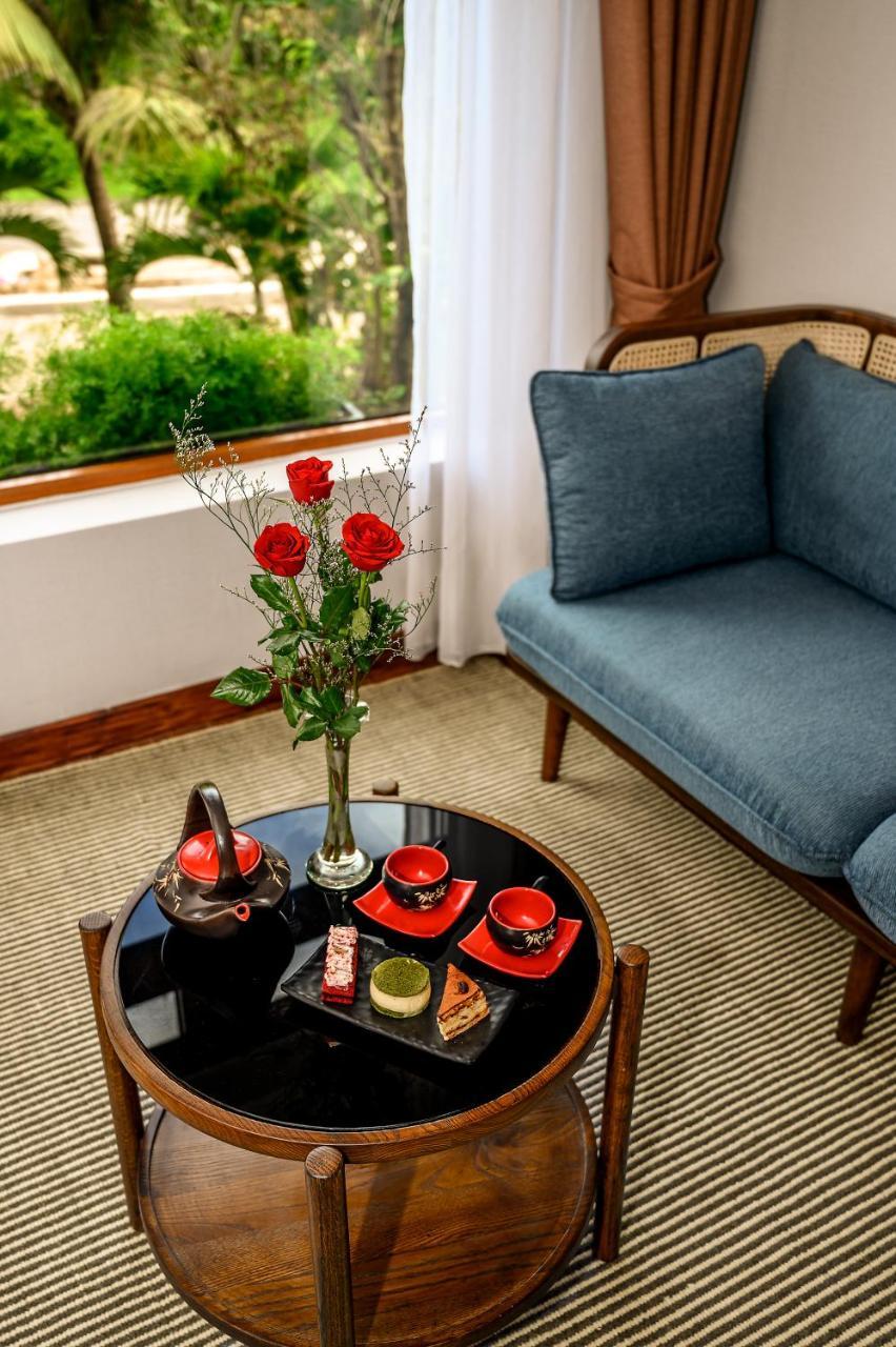 The Blossom Hoi An Ocean Front Hotel & Spa Екстериор снимка