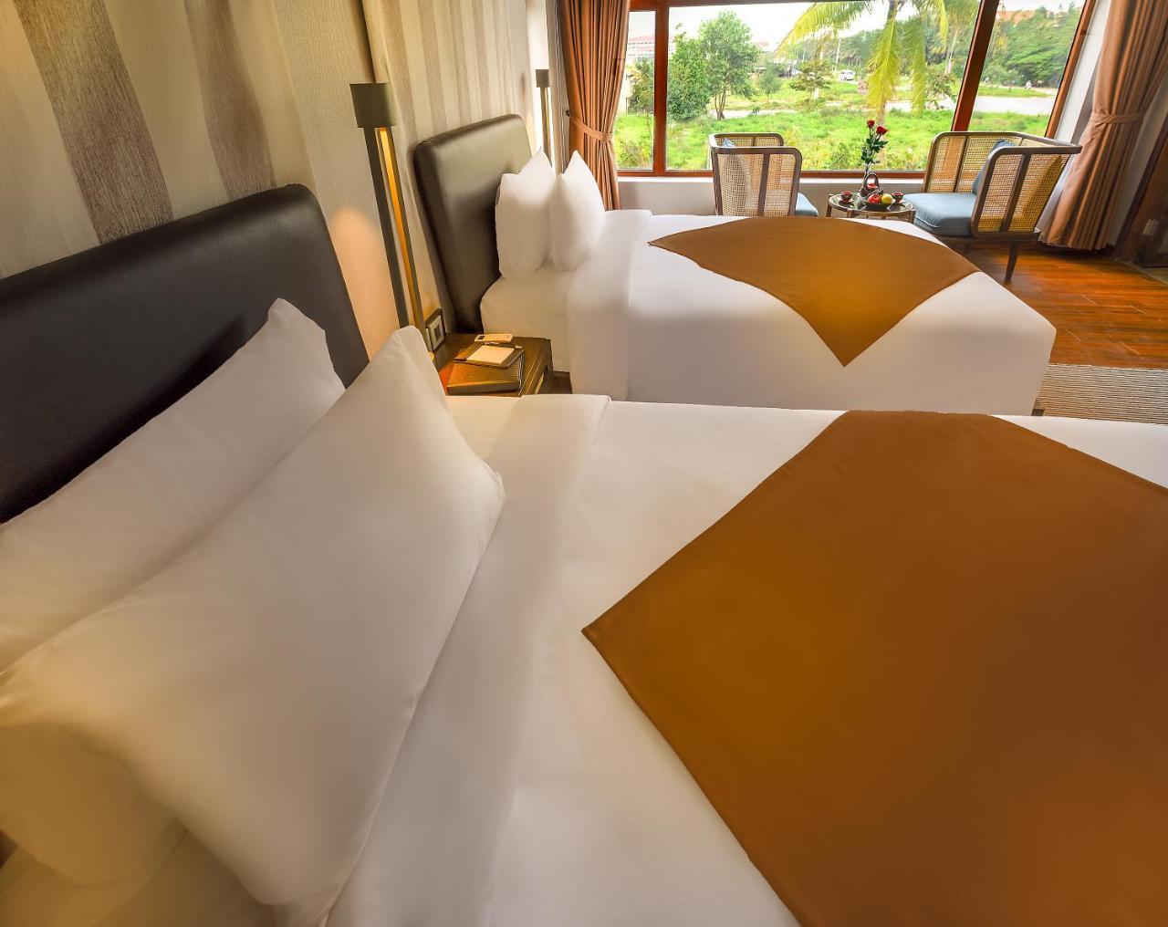 The Blossom Hoi An Ocean Front Hotel & Spa Екстериор снимка