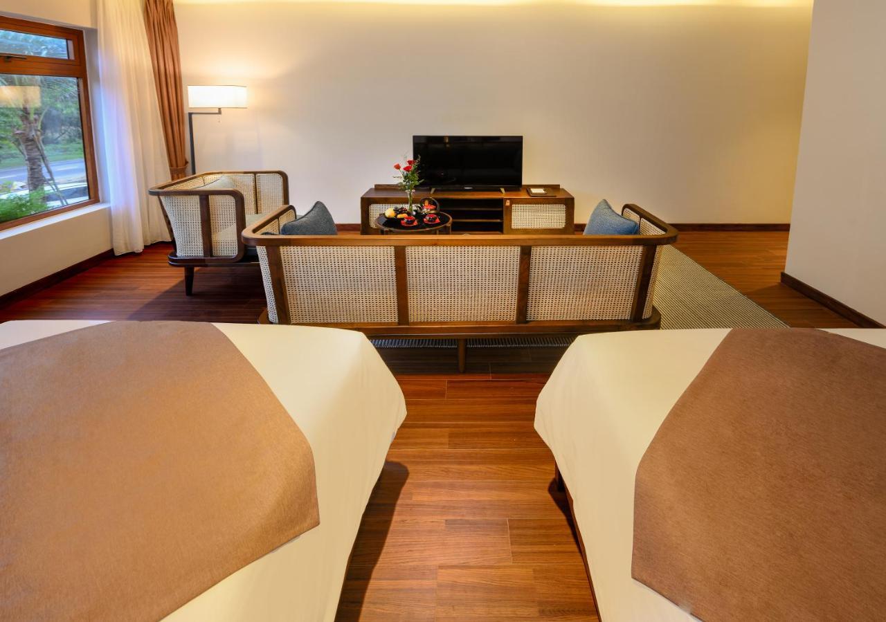 The Blossom Hoi An Ocean Front Hotel & Spa Екстериор снимка